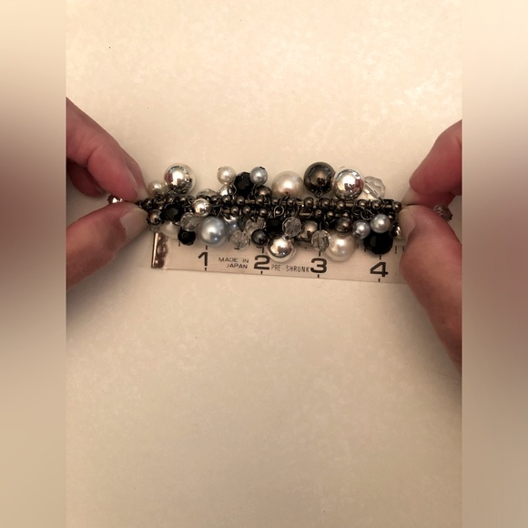 Assorted Beads Stretch Bracelet - Picture 9 of 10